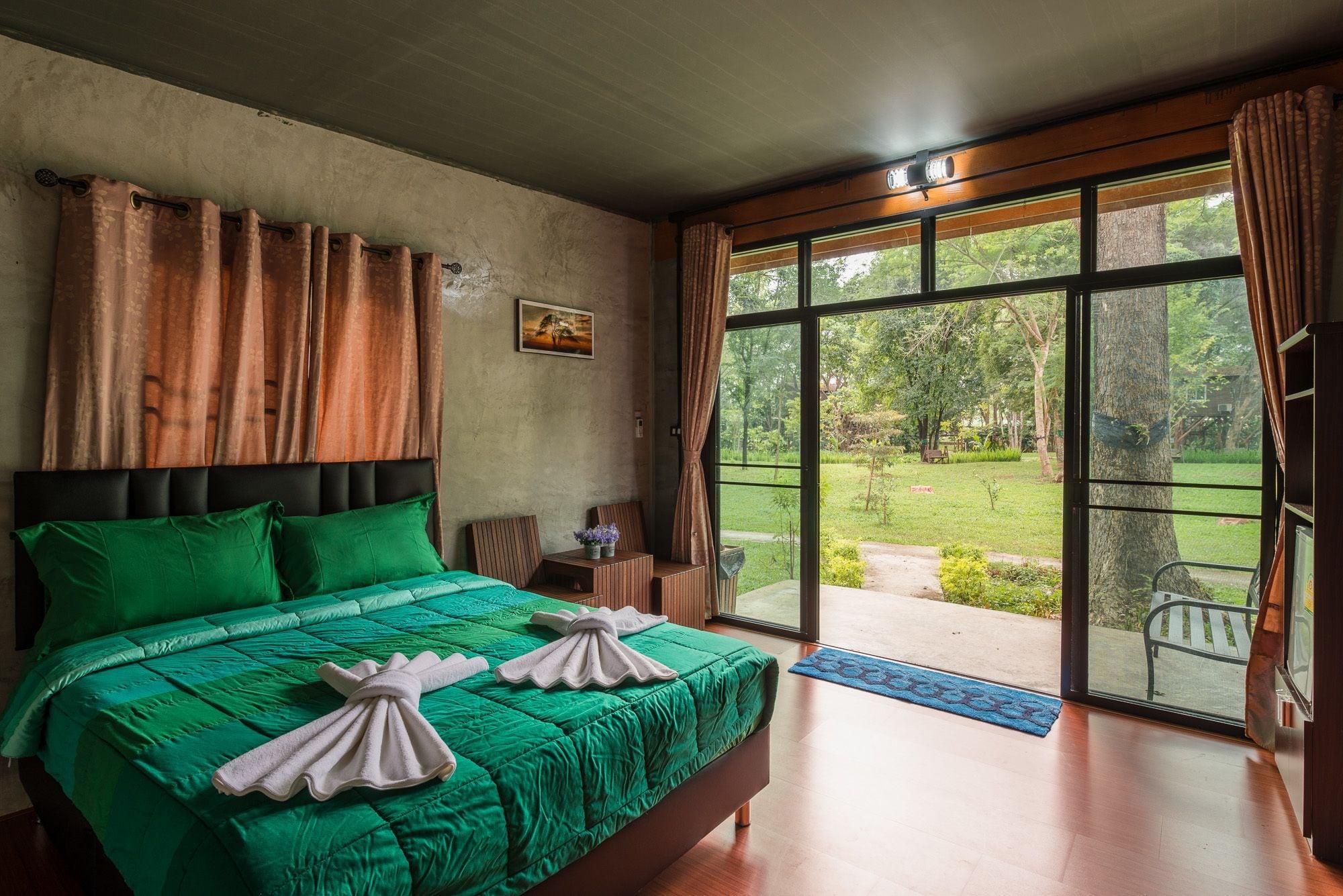 Alongkorn Farm And Resort Kaeng Krachan Exterior photo
