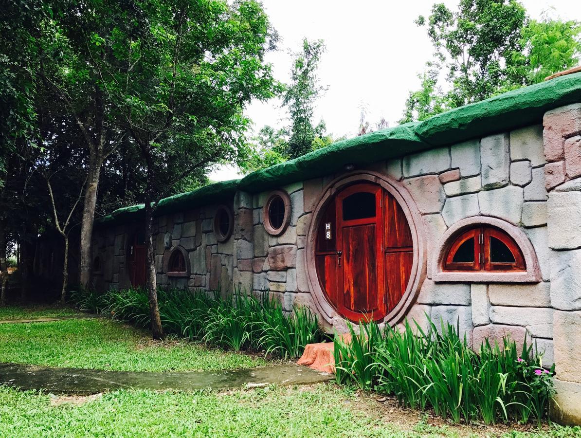 Alongkorn Farm And Resort Kaeng Krachan Exterior photo